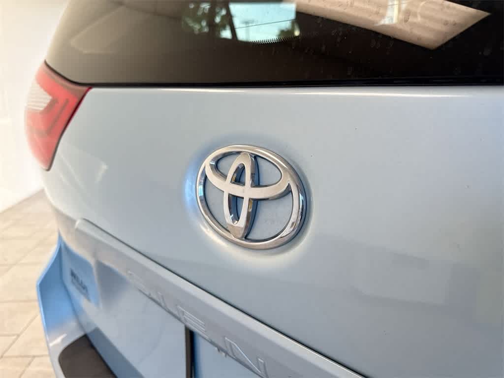 Thumbnail: 2017 Toyota Sienna - 12