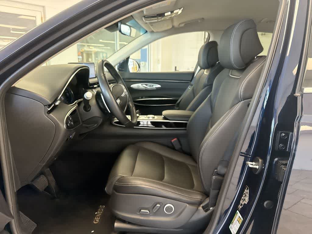 Thumbnail: 2023 Genesis GV70 - 19