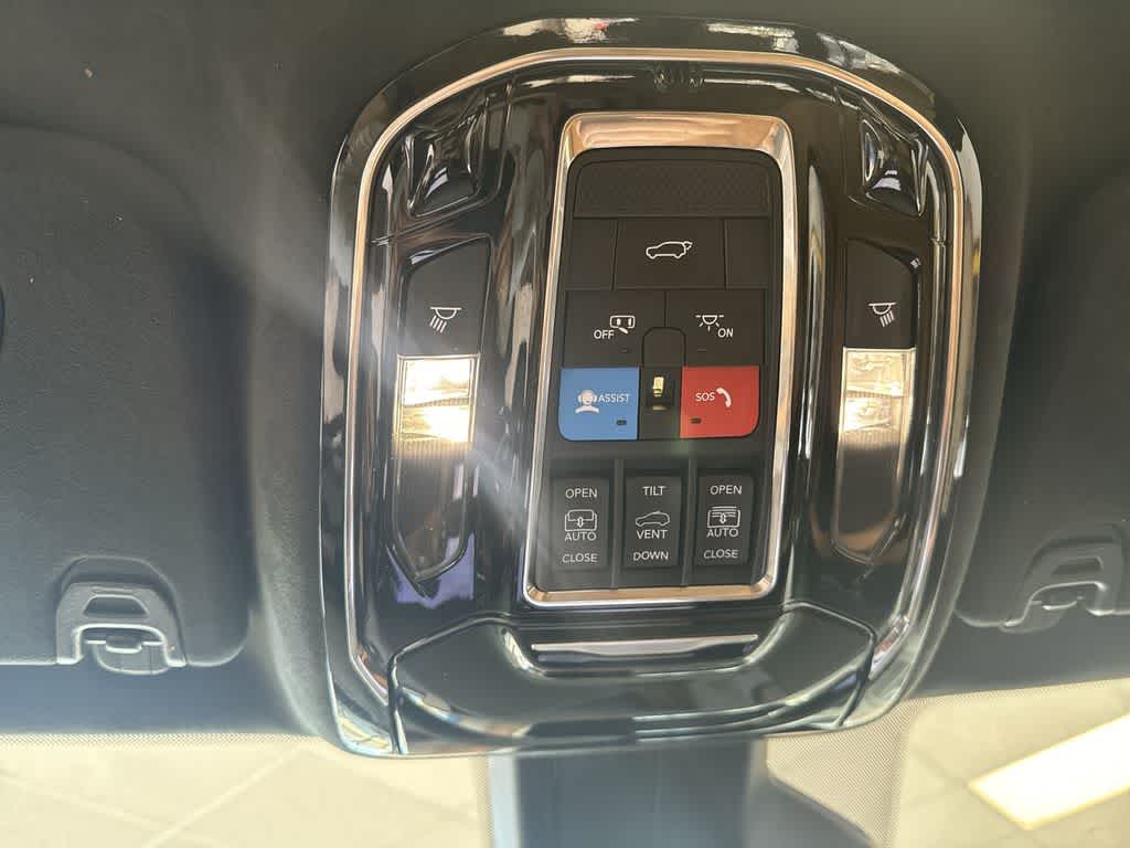 Thumbnail: 2023 Jeep Grand Wagoneer L - 47