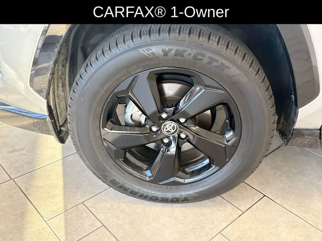 Thumbnail: 2020 Toyota RAV4 - 15