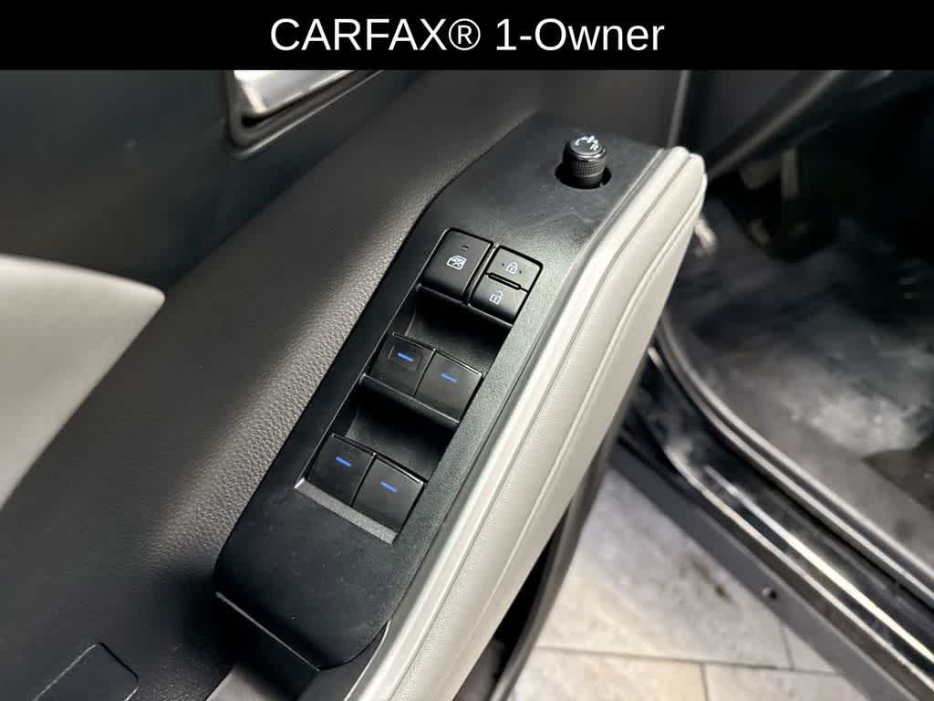 Thumbnail: 2022 Toyota Highlander - 19