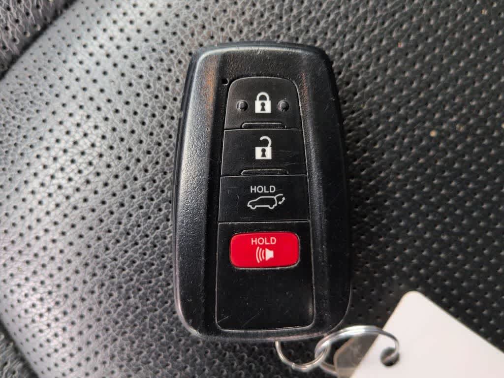 Thumbnail: 2020 Toyota Highlander - 38