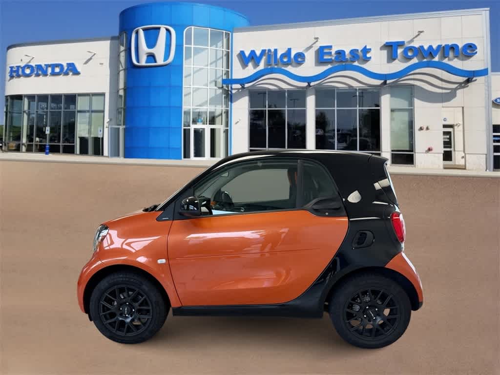 Thumbnail: 2016 smart fortwo - 5