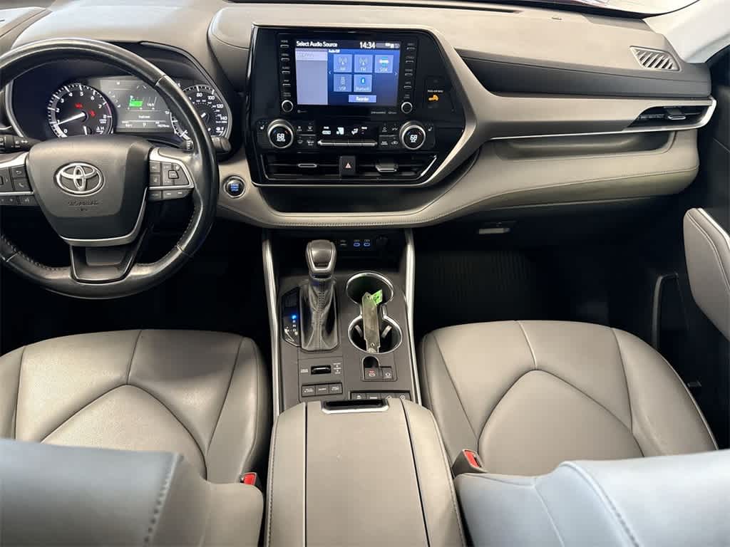 Thumbnail: 2022 Toyota Highlander - 30