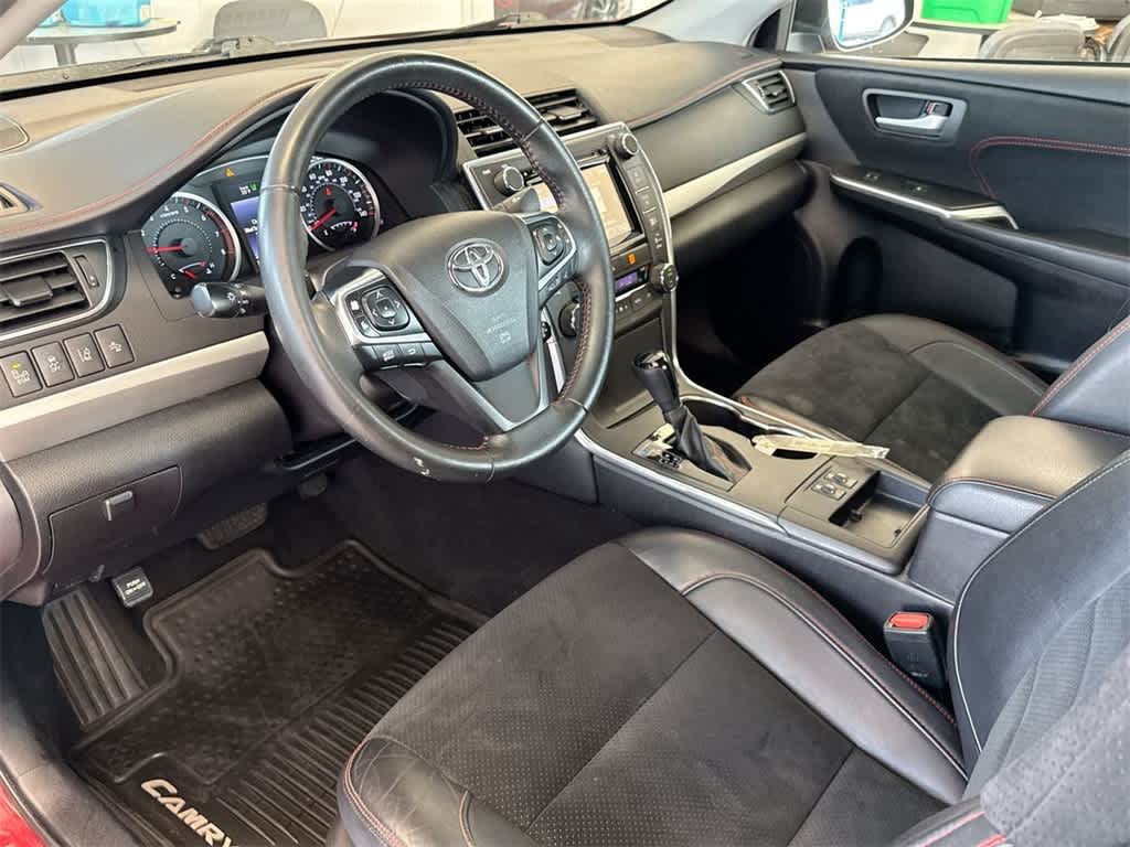 Thumbnail: 2015 Toyota Camry - 10