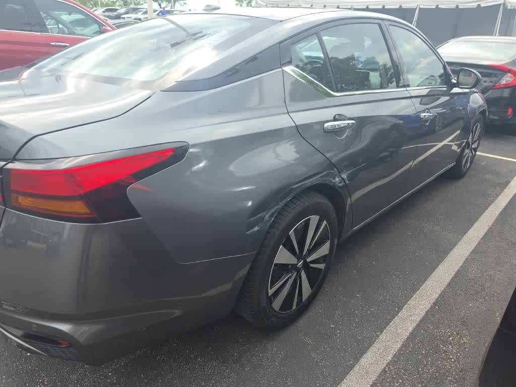 Thumbnail: 2019 Nissan Altima - 3