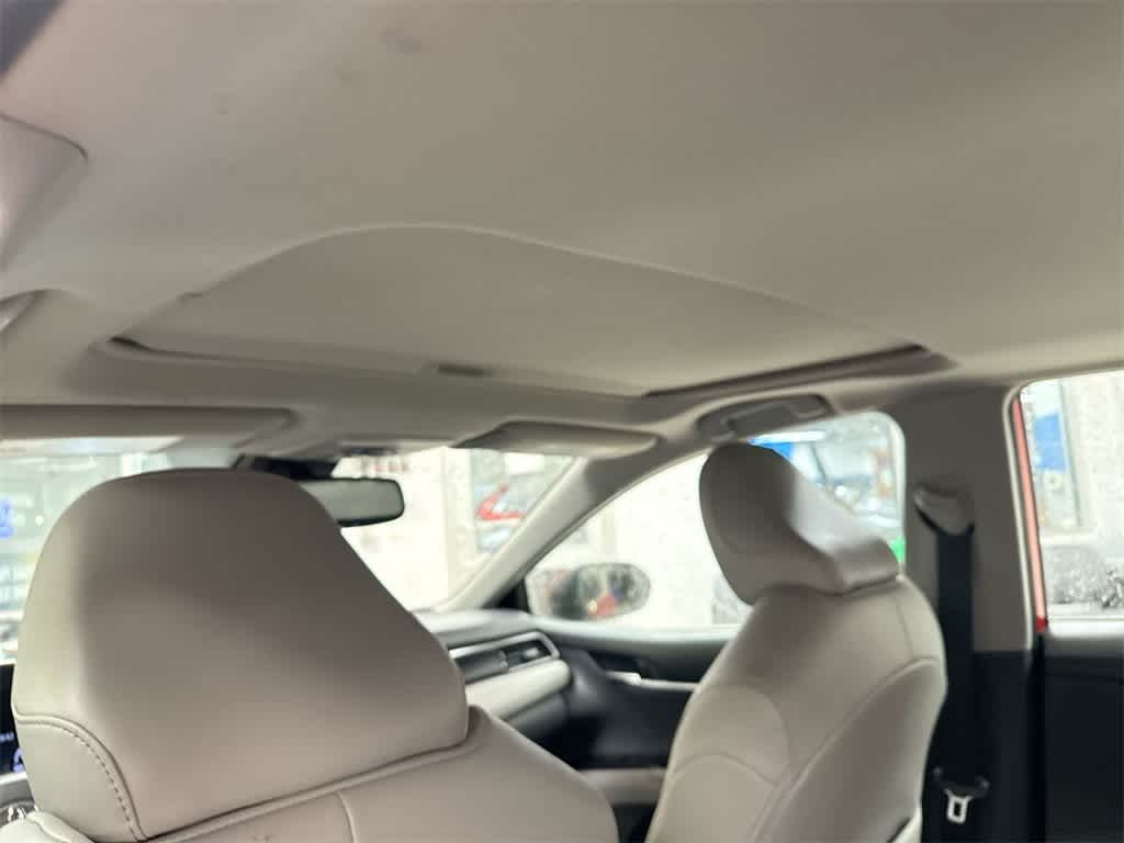 Thumbnail: 2022 Toyota Camry - 20