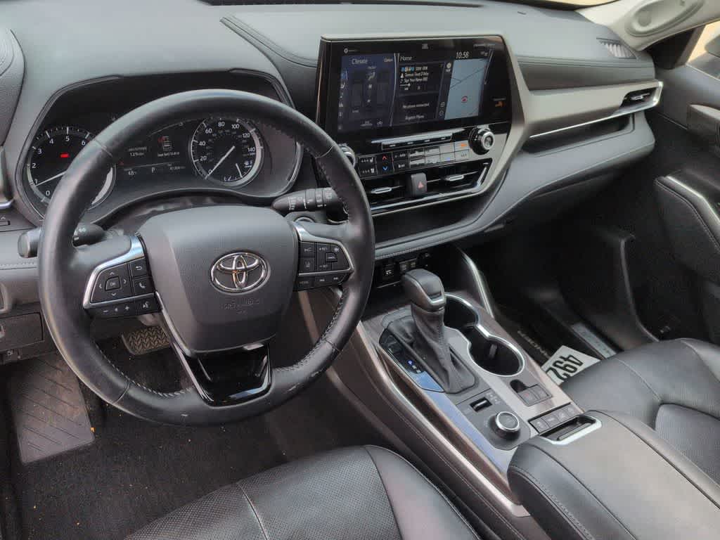 Thumbnail: 2020 Toyota Highlander - 10