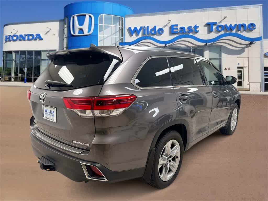 Thumbnail: 2018 Toyota Highlander - 8
