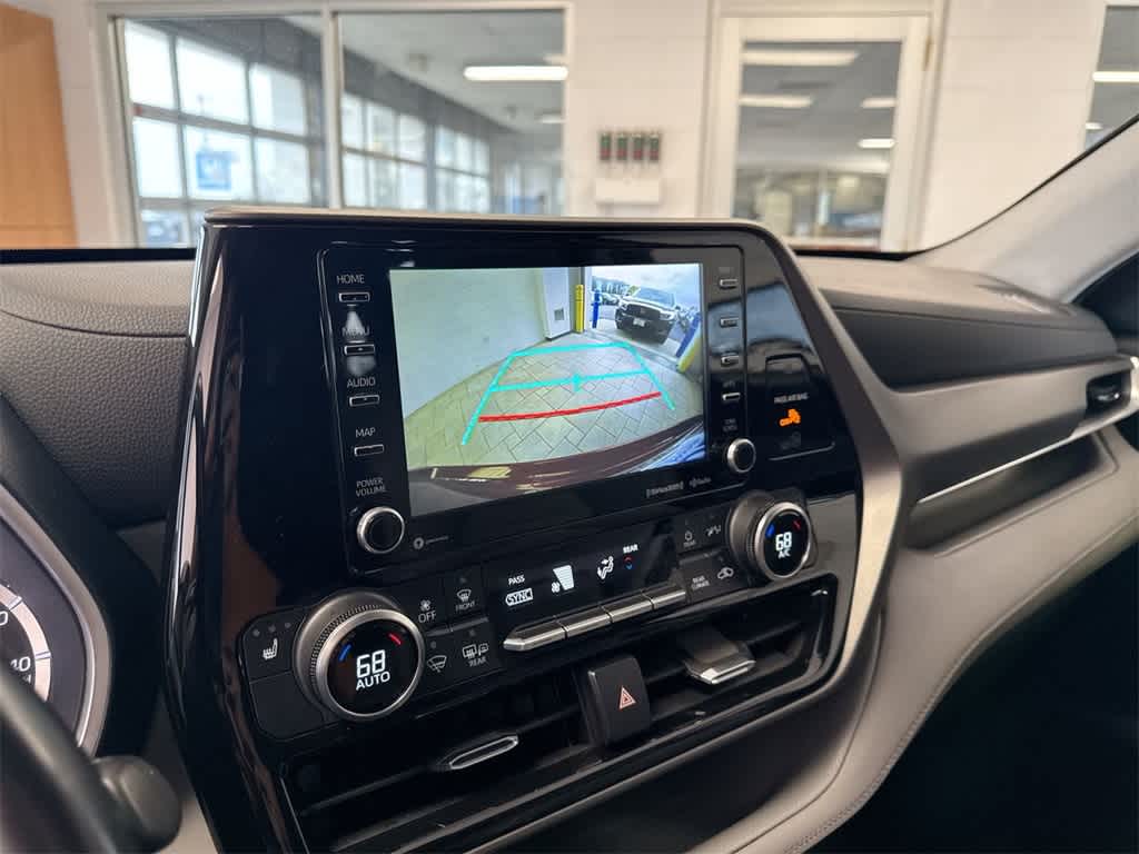 Thumbnail: 2022 Toyota Highlander - 31