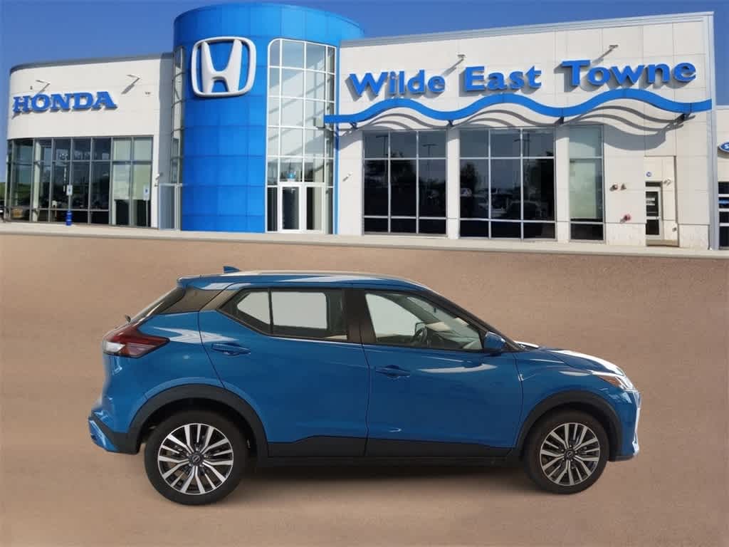 Used 2023 Nissan Kicks SV with VIN 3N1CP5CV4PL513104 for sale in Madison, WI