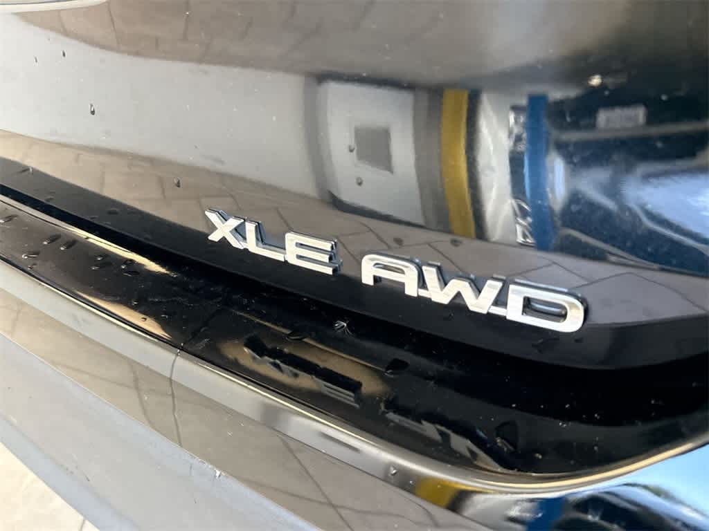 Thumbnail: 2022 Toyota Highlander - 11