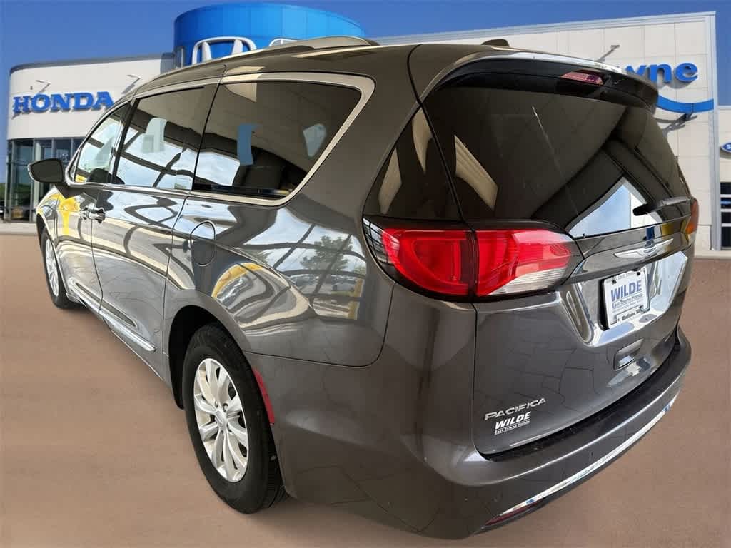 Thumbnail: 2018 Chrysler Pacifica - 6