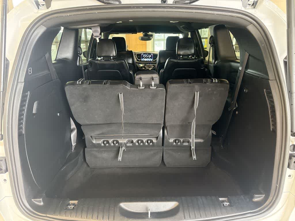 Thumbnail: 2025 Chrysler Pacifica - 36