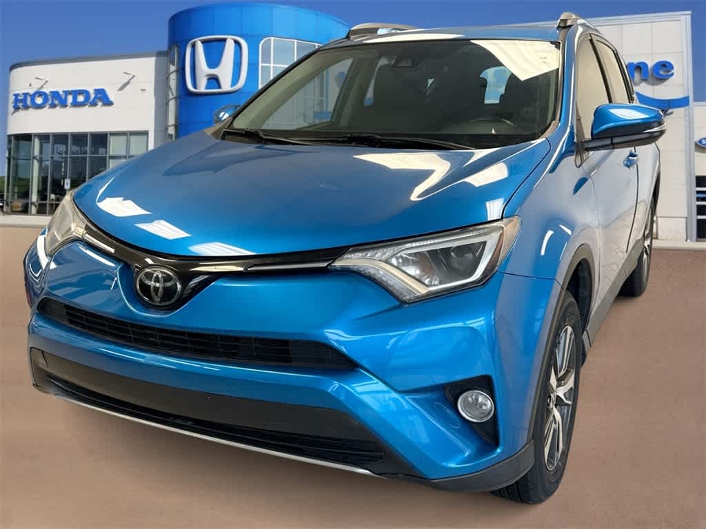 Thumbnail: 2018 Toyota RAV4 - 1
