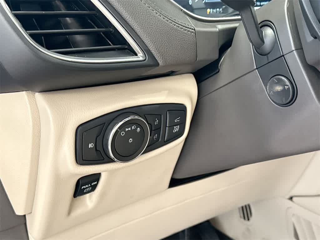 Thumbnail: 2019 Lincoln Nautilus - 38