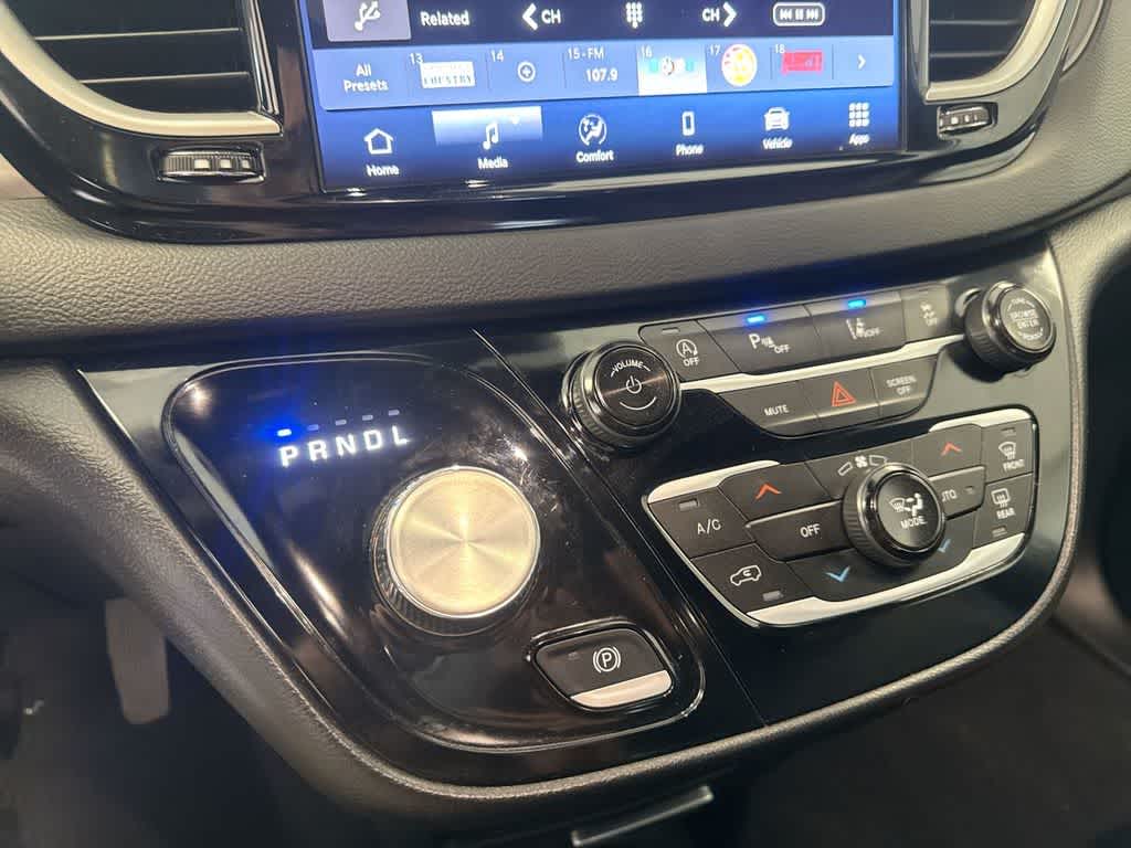 Thumbnail: 2025 Chrysler Pacifica - 34