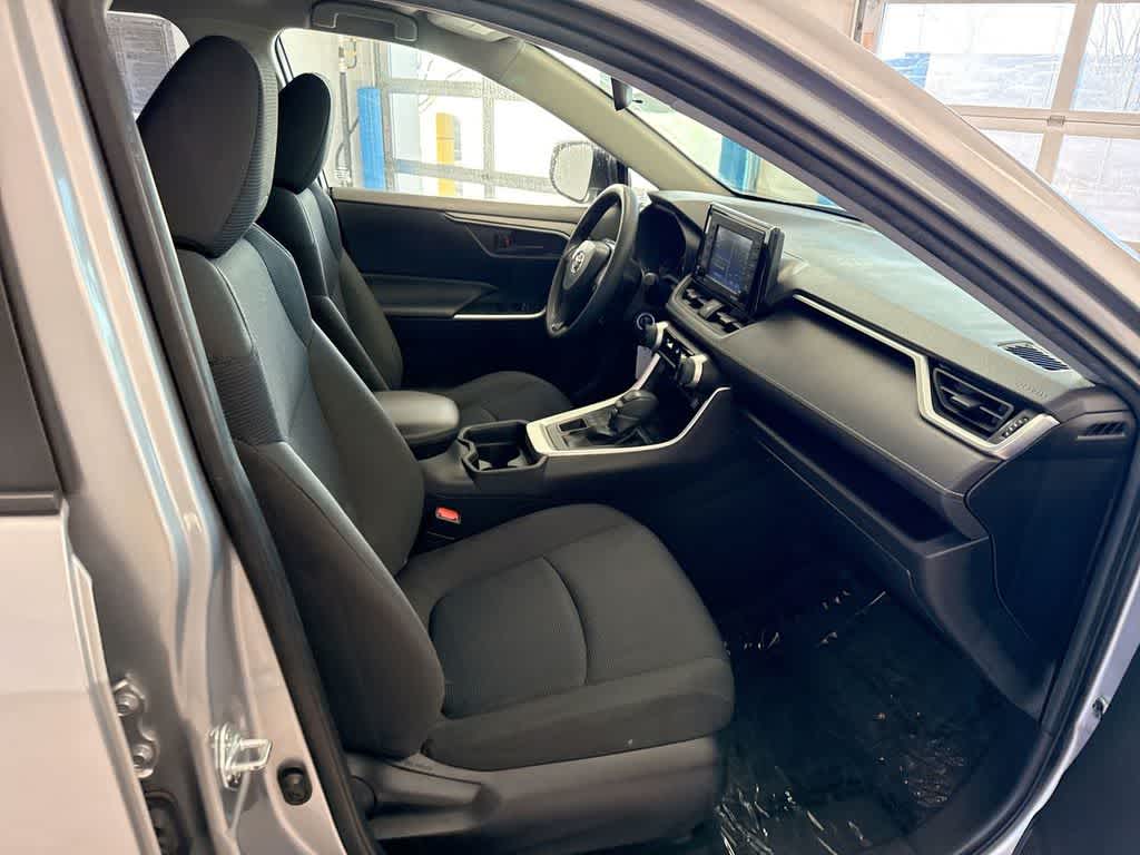 Thumbnail: 2020 Toyota RAV4 - 23