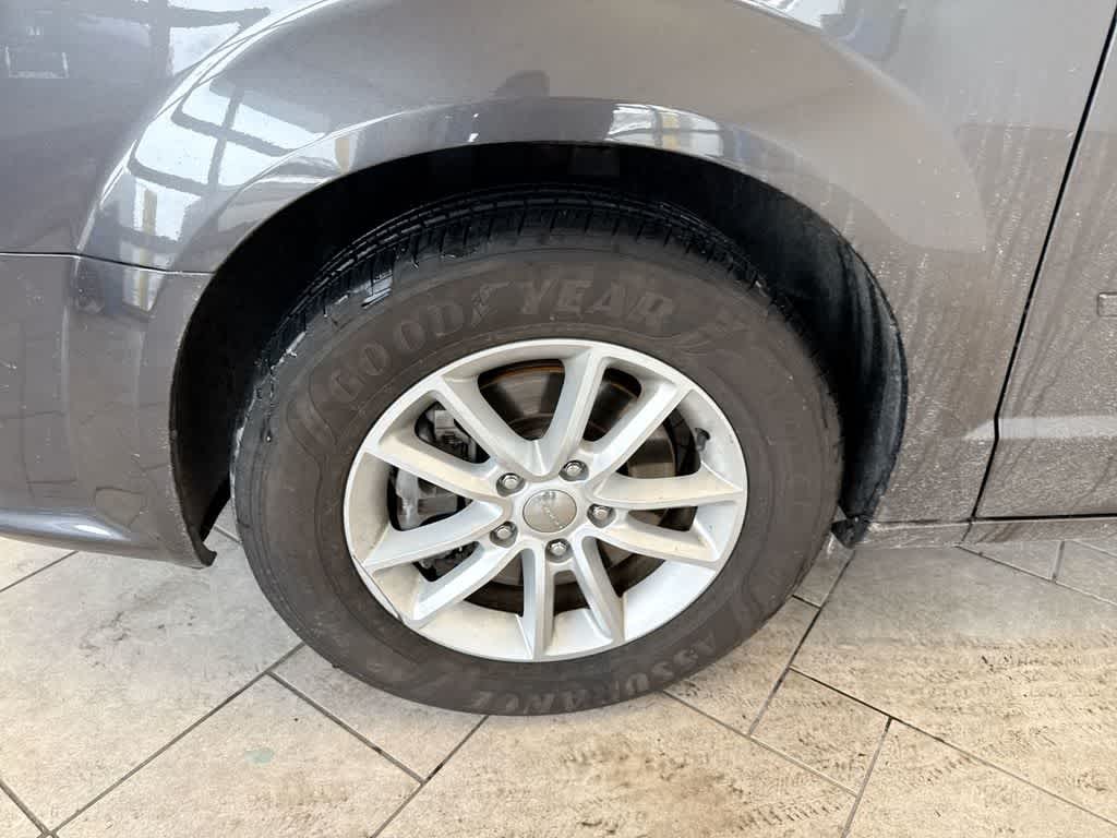 Thumbnail: 2015 Dodge Grand Caravan - 16