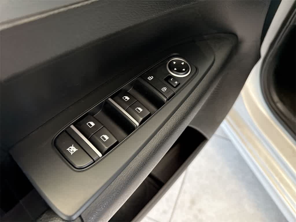 Thumbnail: 2020 Kia Forte - 17