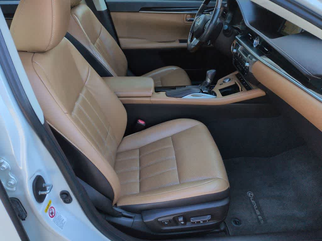 Thumbnail: 2016 Lexus ES - 23