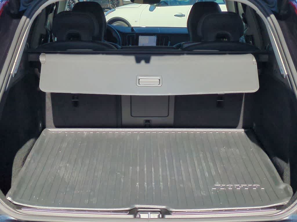 Thumbnail: 2024 Volvo XC60 - 37