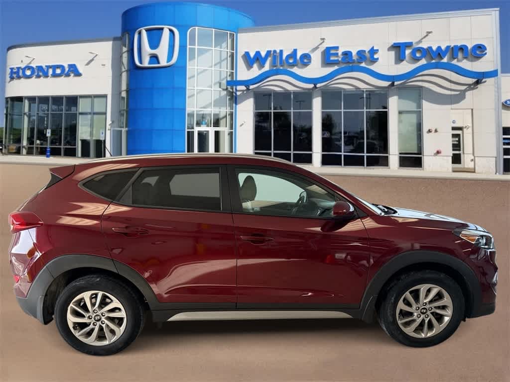 Thumbnail: 2017 Hyundai Tucson - 9