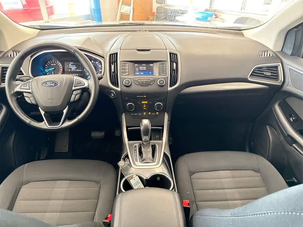 Thumbnail: 2018 Ford Edge - 16