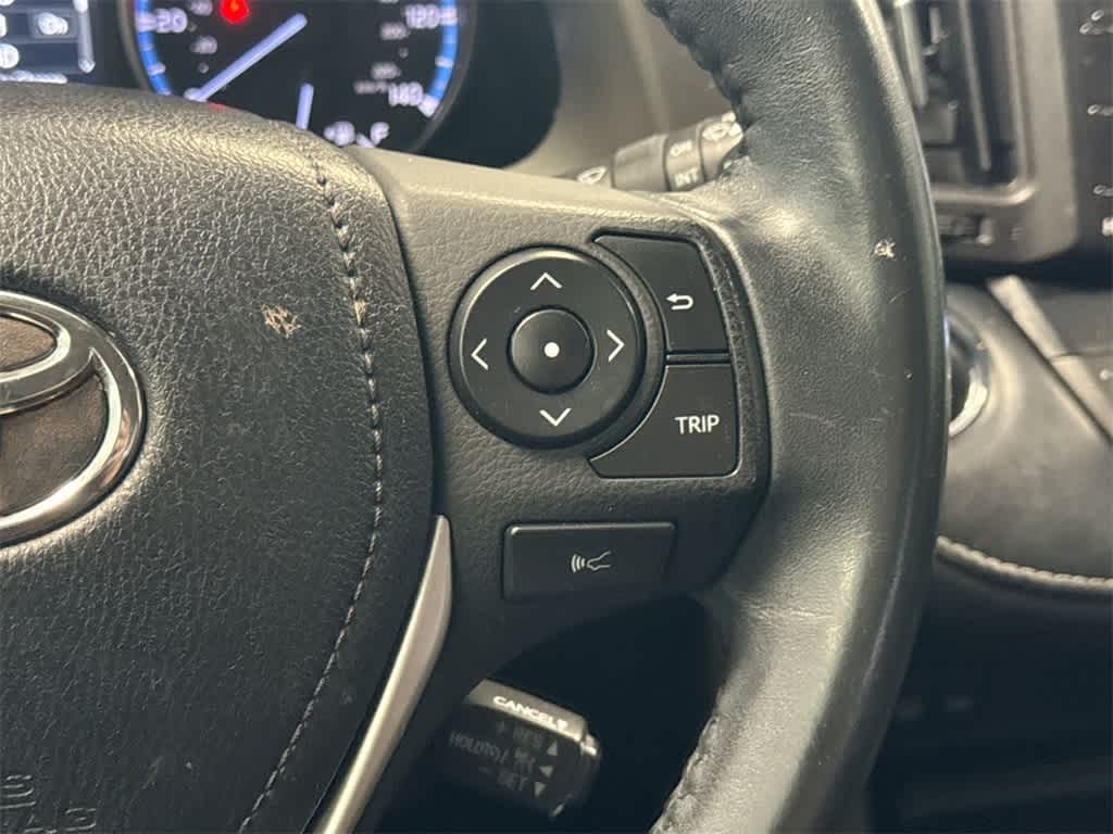 Thumbnail: 2018 Toyota RAV4 - 26