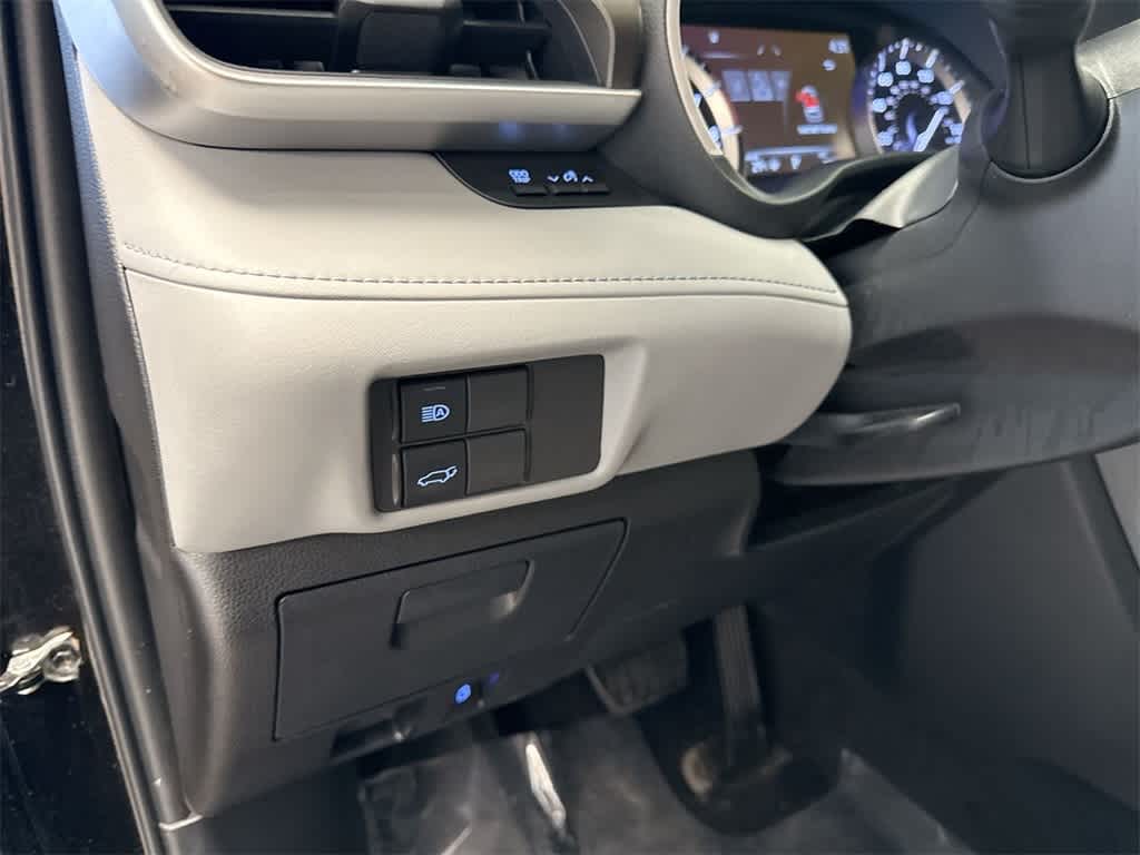 Thumbnail: 2022 Toyota Highlander - 41