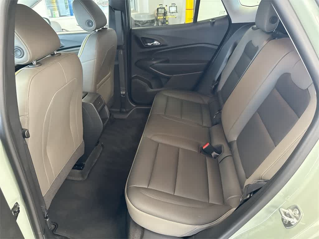 Thumbnail: 2024 Chevrolet Trax - 21