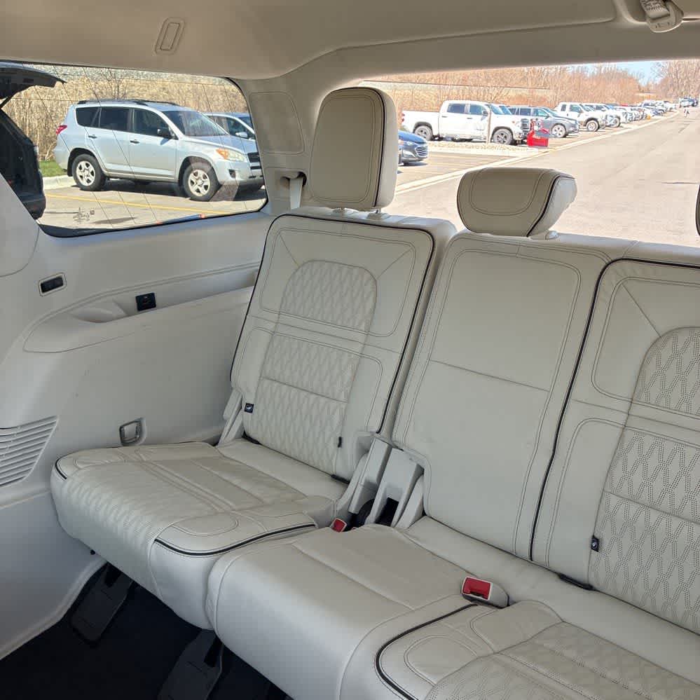 Thumbnail: 2020 Lincoln Navigator - 9