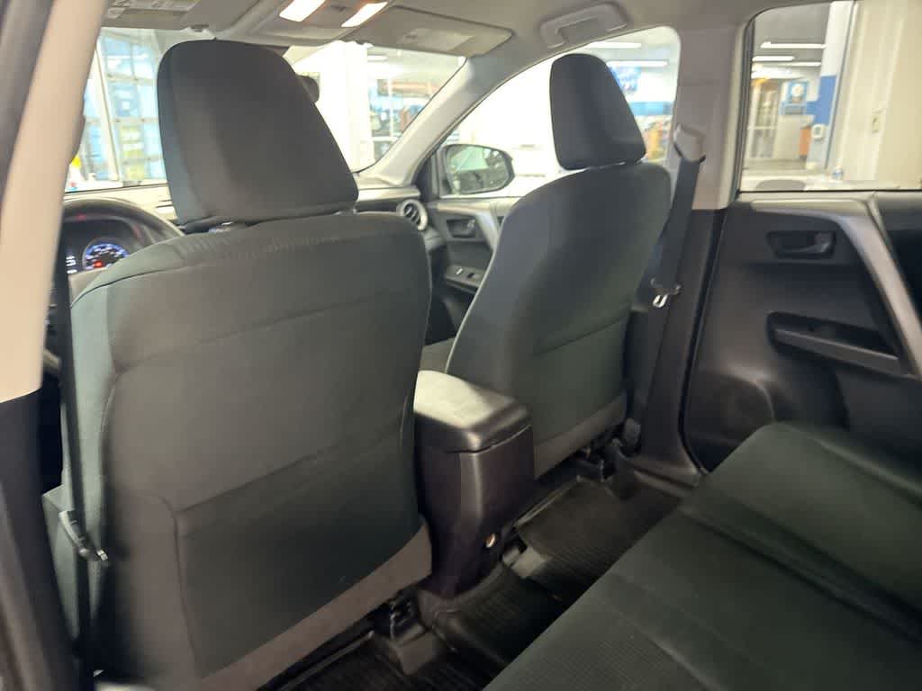 Thumbnail: 2018 Toyota RAV4 - 21