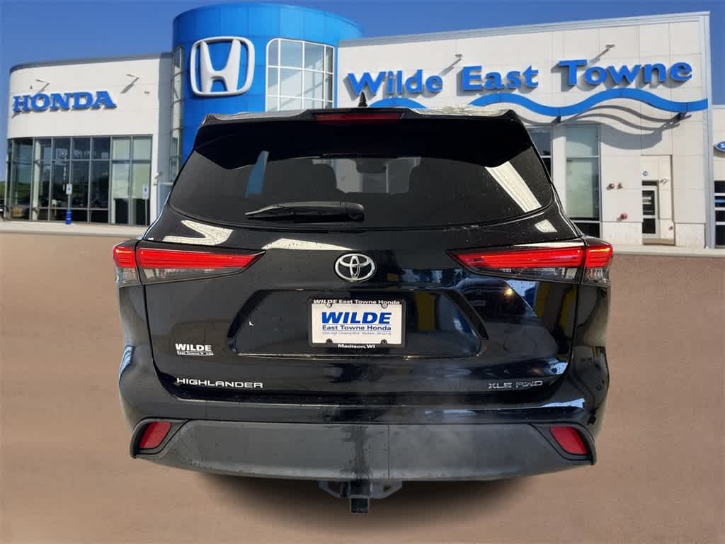 Thumbnail: 2022 Toyota Highlander - 7