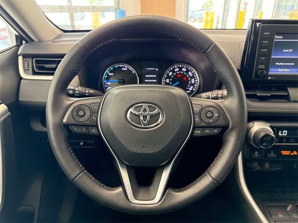 Thumbnail: 2020 Toyota RAV4 - 23