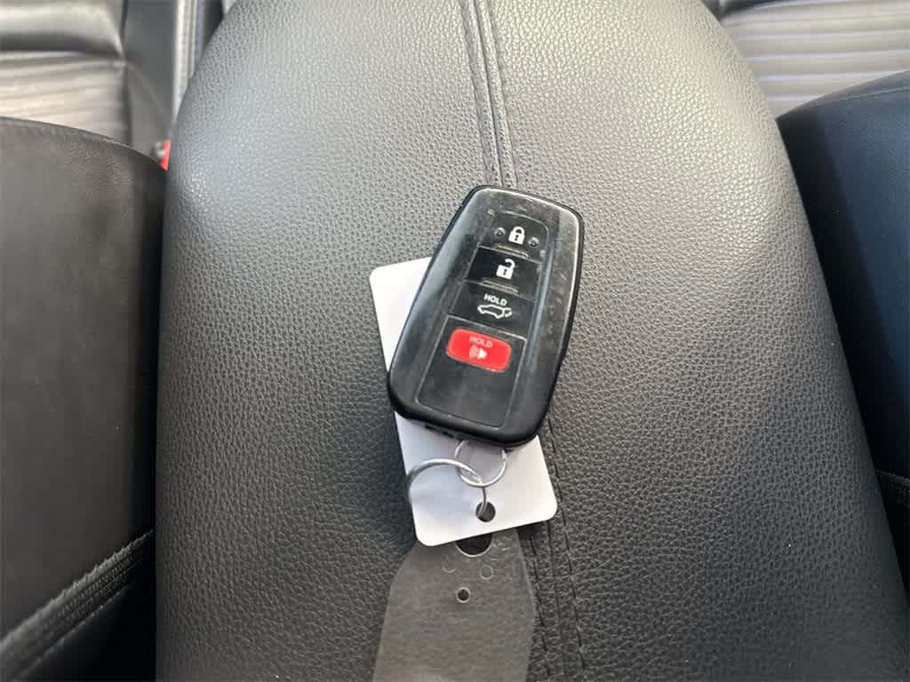 Thumbnail: 2020 Toyota RAV4 - 35