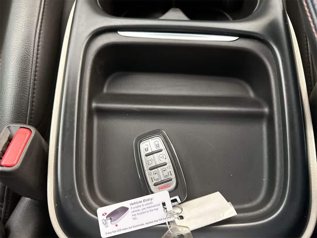 Thumbnail: 2018 Chrysler Pacifica - 36