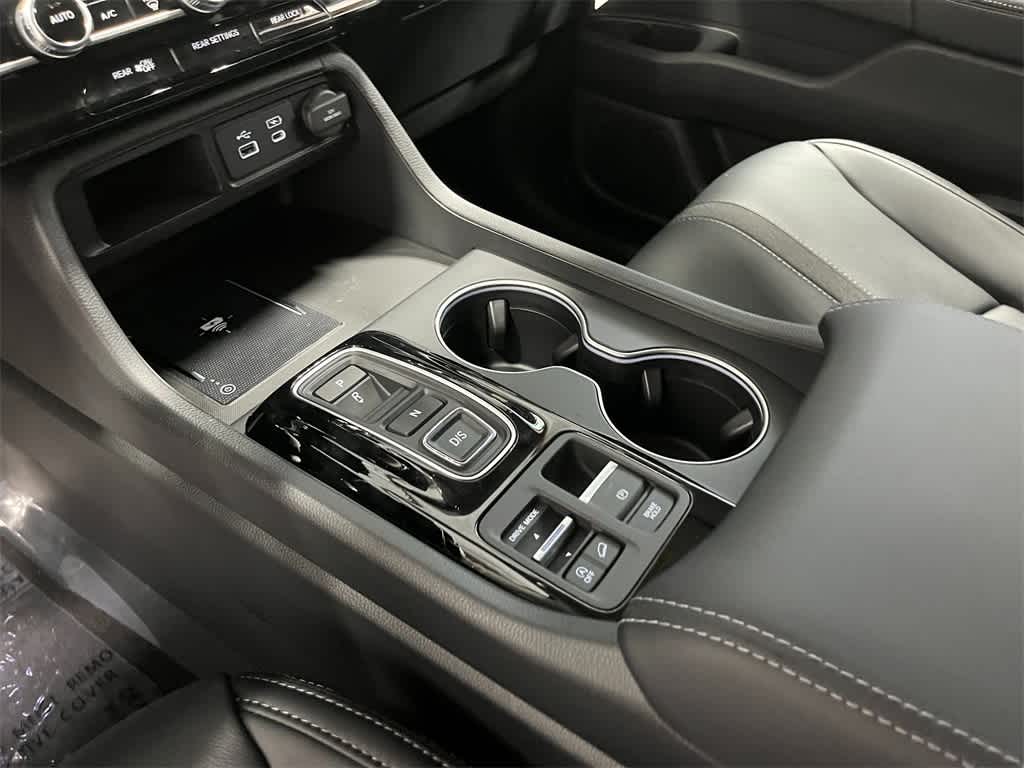 2025 Honda Pilot Touring 17