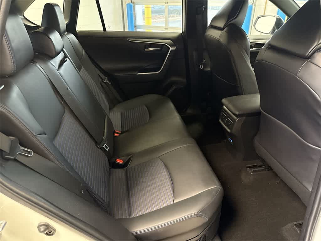 Thumbnail: 2022 Toyota RAV4 - 22