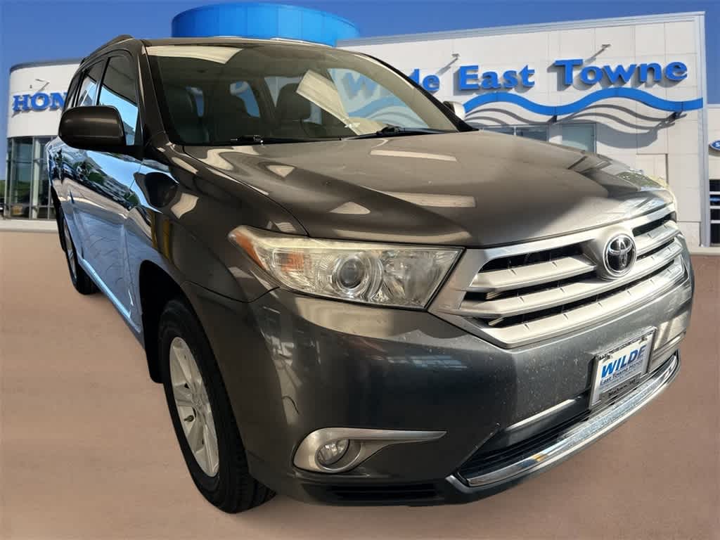 Thumbnail: 2012 Toyota Highlander - 2