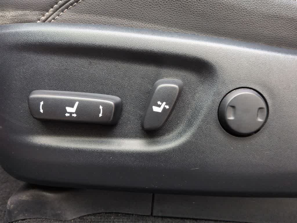 Thumbnail: 2019 Toyota 4Runner - 17