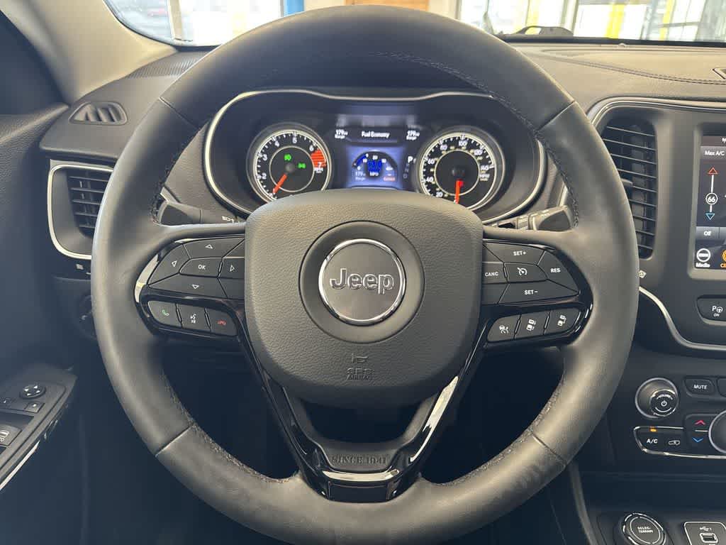 Thumbnail: 2023 Jeep Cherokee - 21
