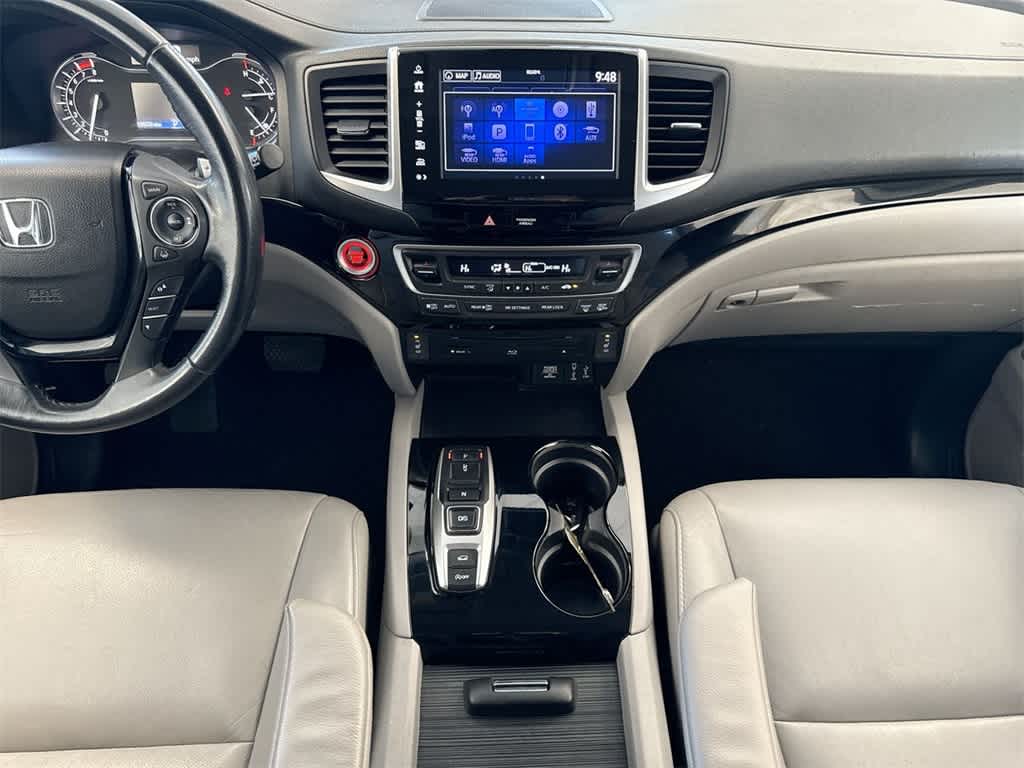 Thumbnail: 2017 Honda Pilot - 30