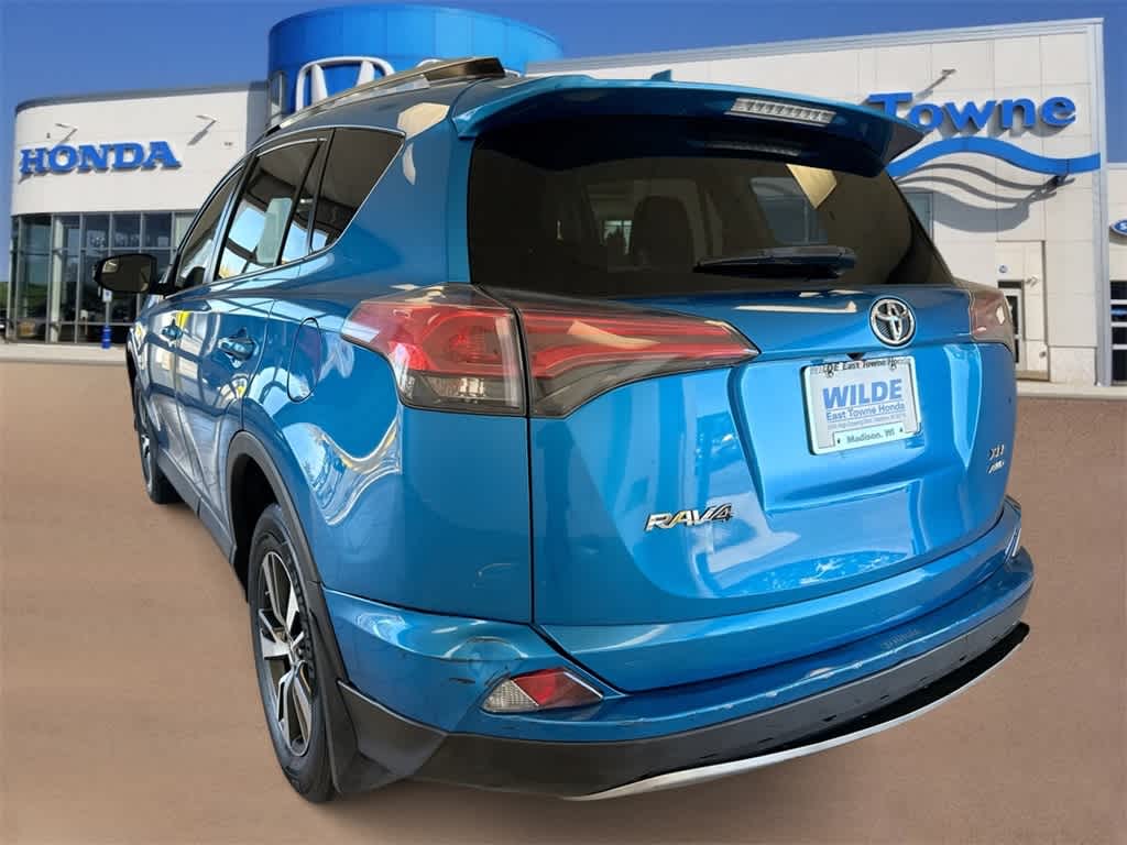 Thumbnail: 2017 Toyota RAV4 - 6