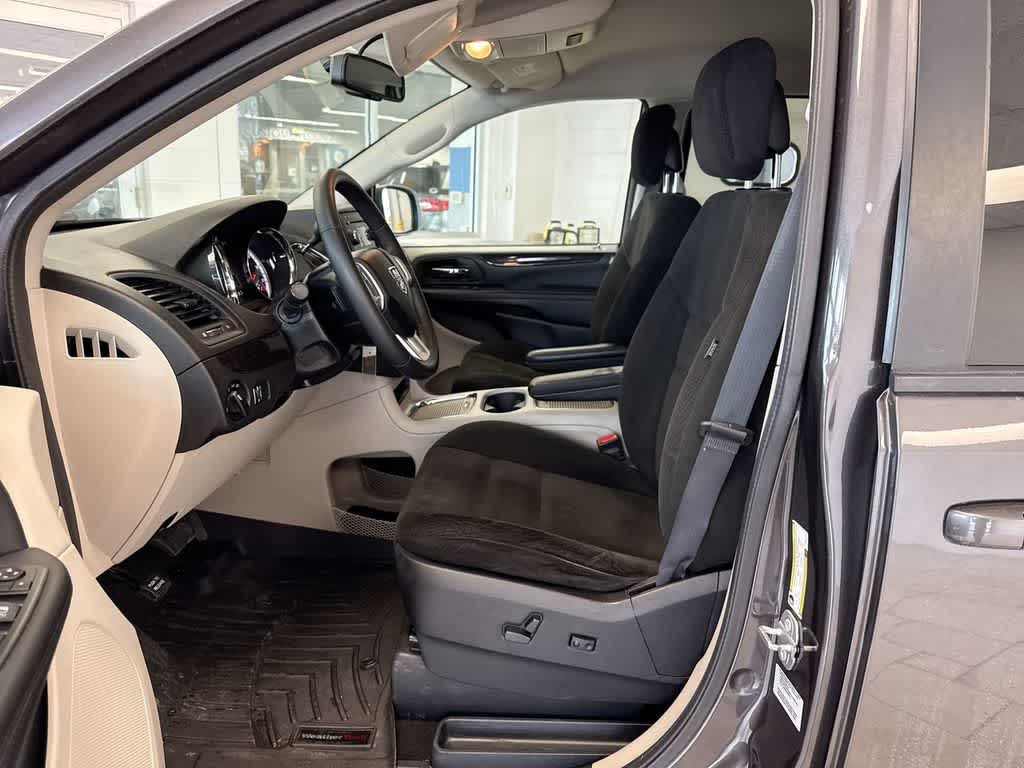 Thumbnail: 2015 Dodge Grand Caravan - 19