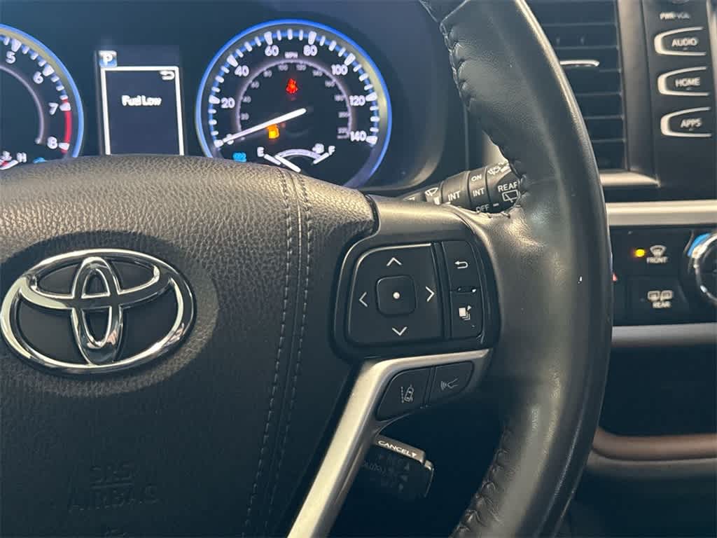 Thumbnail: 2019 Toyota Highlander - 27