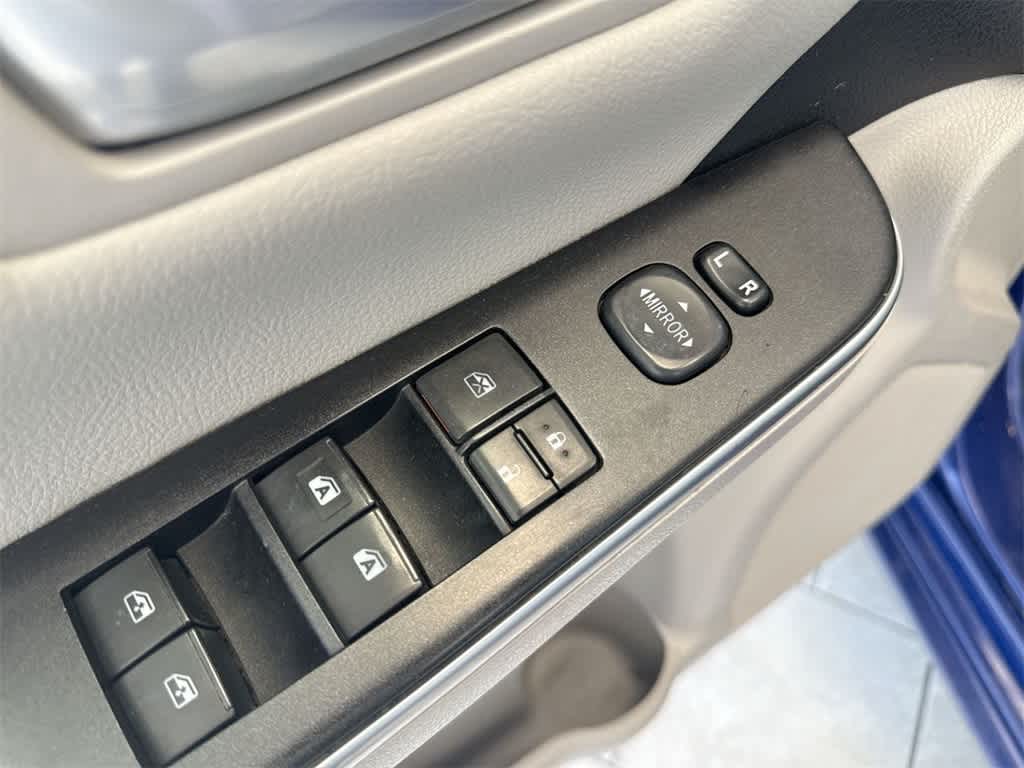 Thumbnail: 2015 Toyota Camry - 18