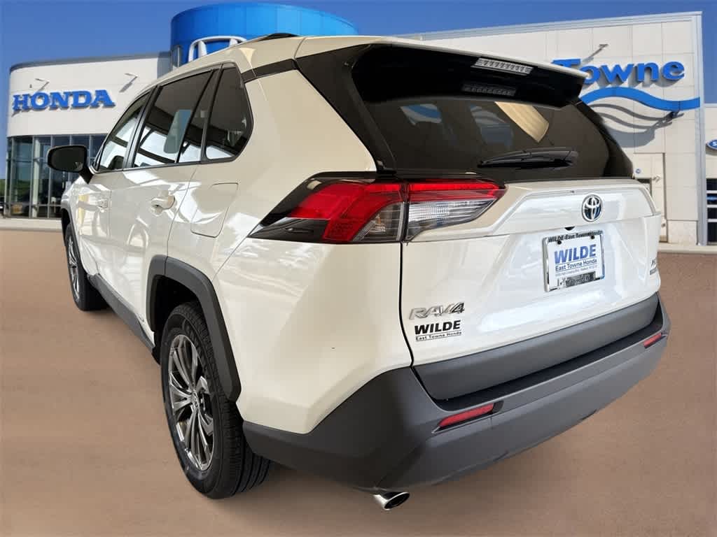 Thumbnail: 2022 Toyota RAV4 - 6