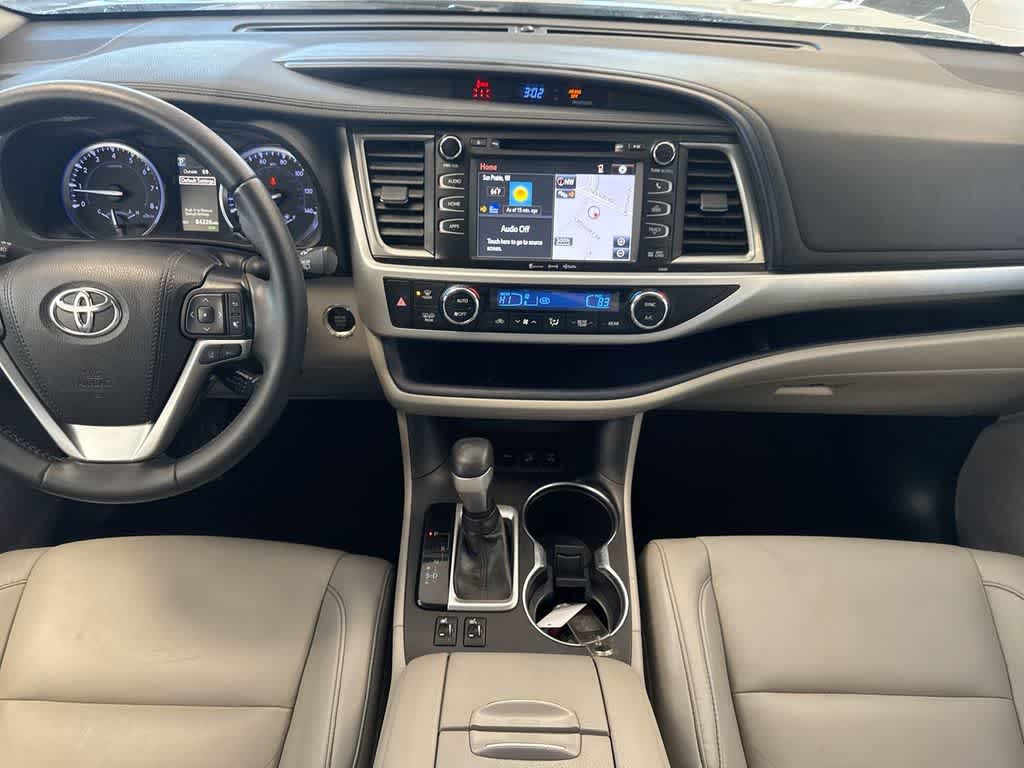 Thumbnail: 2019 Toyota Highlander - 30