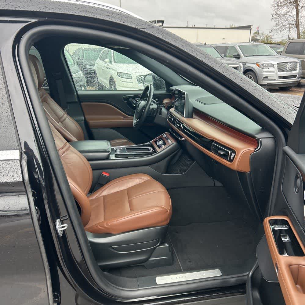 Thumbnail: 2023 Lincoln Aviator - 6